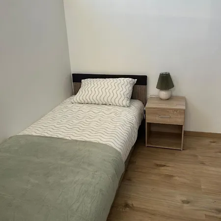 Vandrerhjem Acel Budget With Free Truck Parking Veszprém