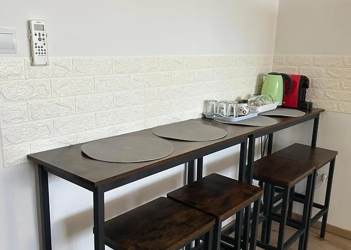 Hostel Acel Budget With Free Truck Parking *